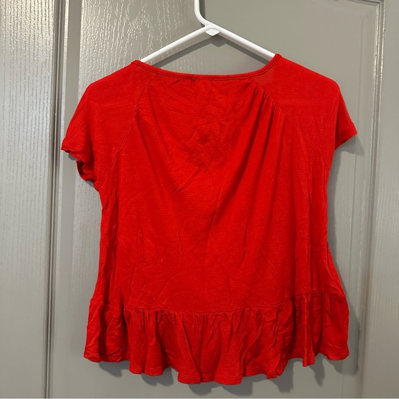 Red Embroidered Women's Top Eyeshadow XS Millenial Casual Tshirt V Neck - Picture 2 of 5